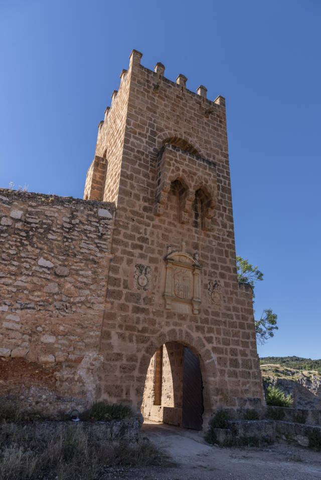 Zaragoza - Nuévalos 02 - monasterio de Piedra - Torre del Homenaje.jpg